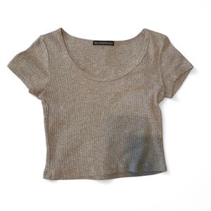 Brandy Melville ribbed cropped shirt